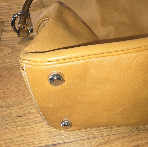 Authentic Marc Jacobs Camel Buckle Bag - Picture 11 of 16
